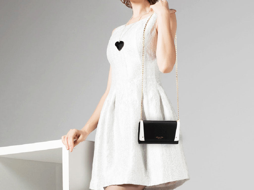 Mini Cross Shoulder Handbag with Gold Chain in Black 2