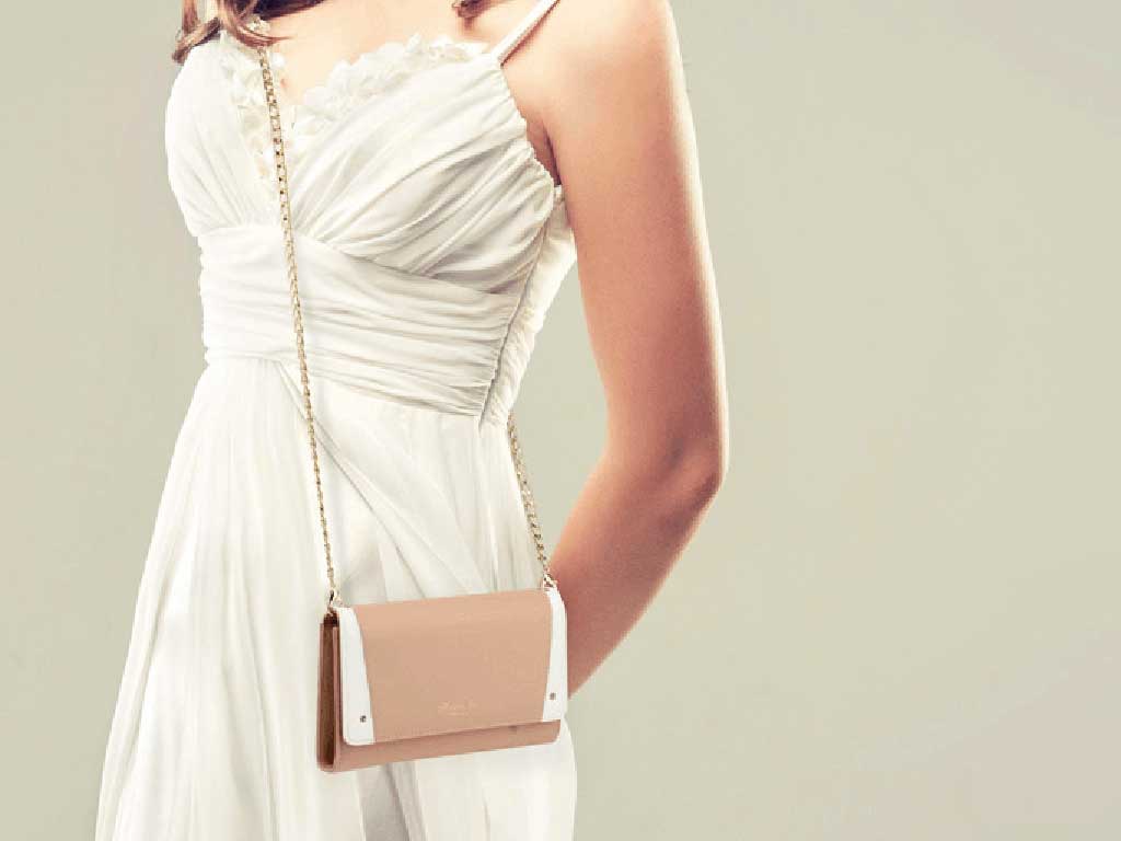 Mini Cross Shoulder Handbag with Gold Chain in Brown 2