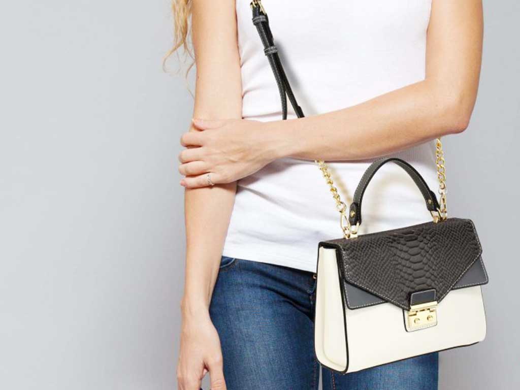 Snakeskin Flap Open Shoulder Bag in Grey-White Combination 1