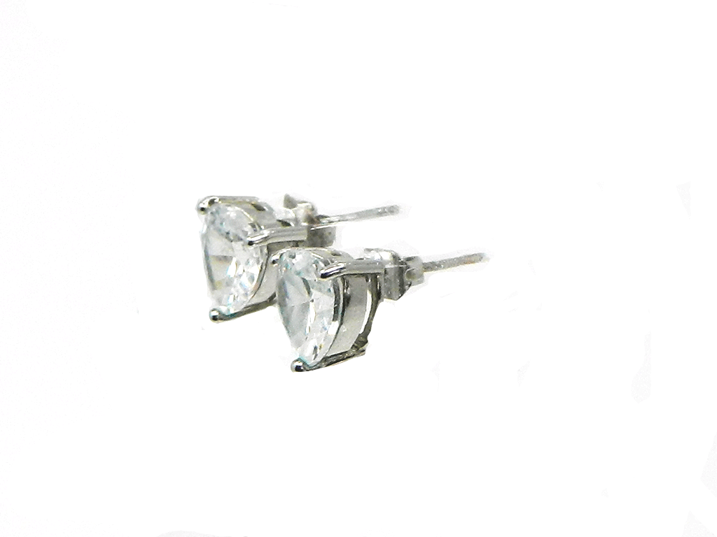 Heart Shaped stud earring of Cubic Zirconia 2